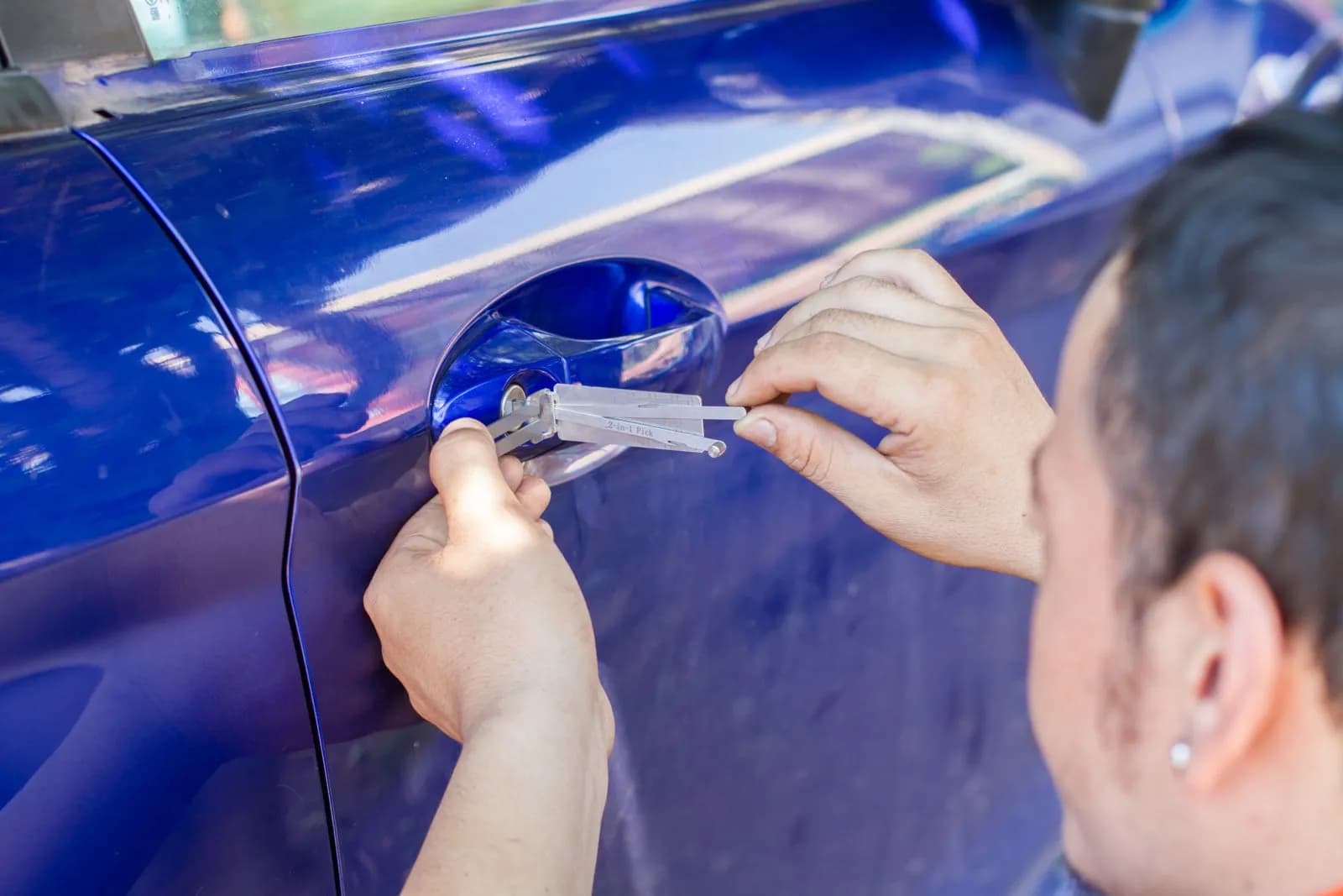 VW ausgesperrt? So öffnen Sie Ihr Auto ohne Beschädigung